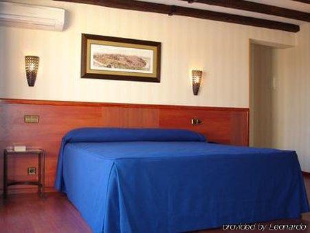 Hostal Sol Toledo Eksteriør billede